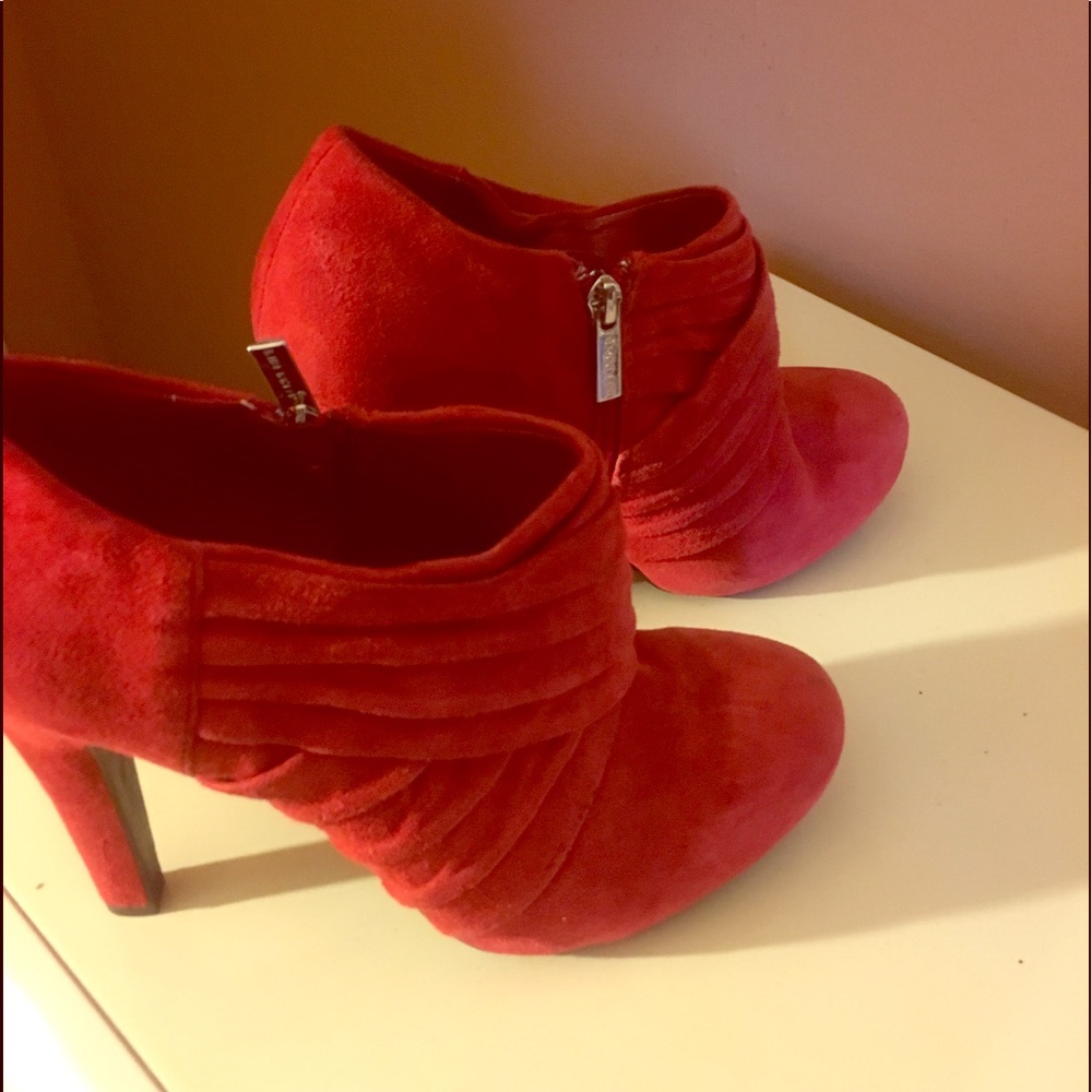 Red Booties Gianni Bini
